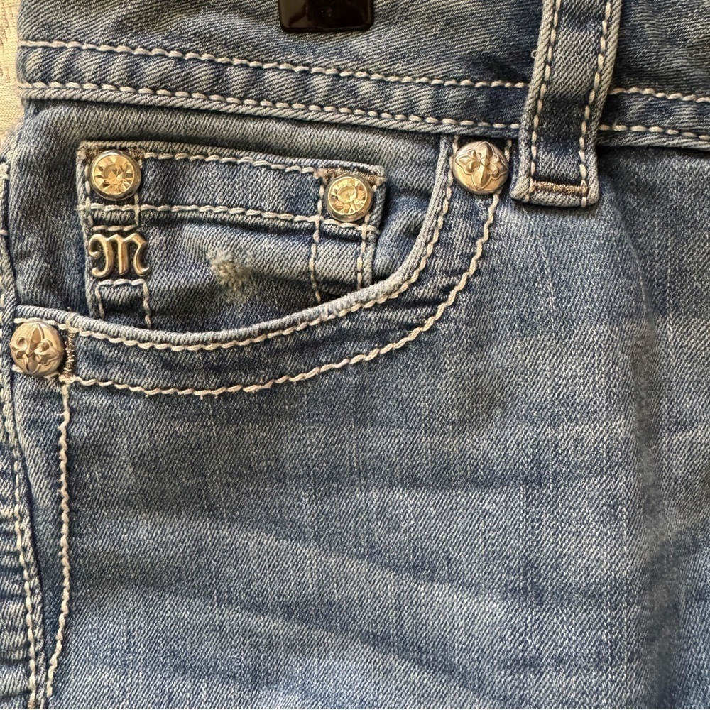 Miss Me Fleur De Lis Mid Rise Boot Cut Blue Jeans Size 29 - Picture 7 of 9